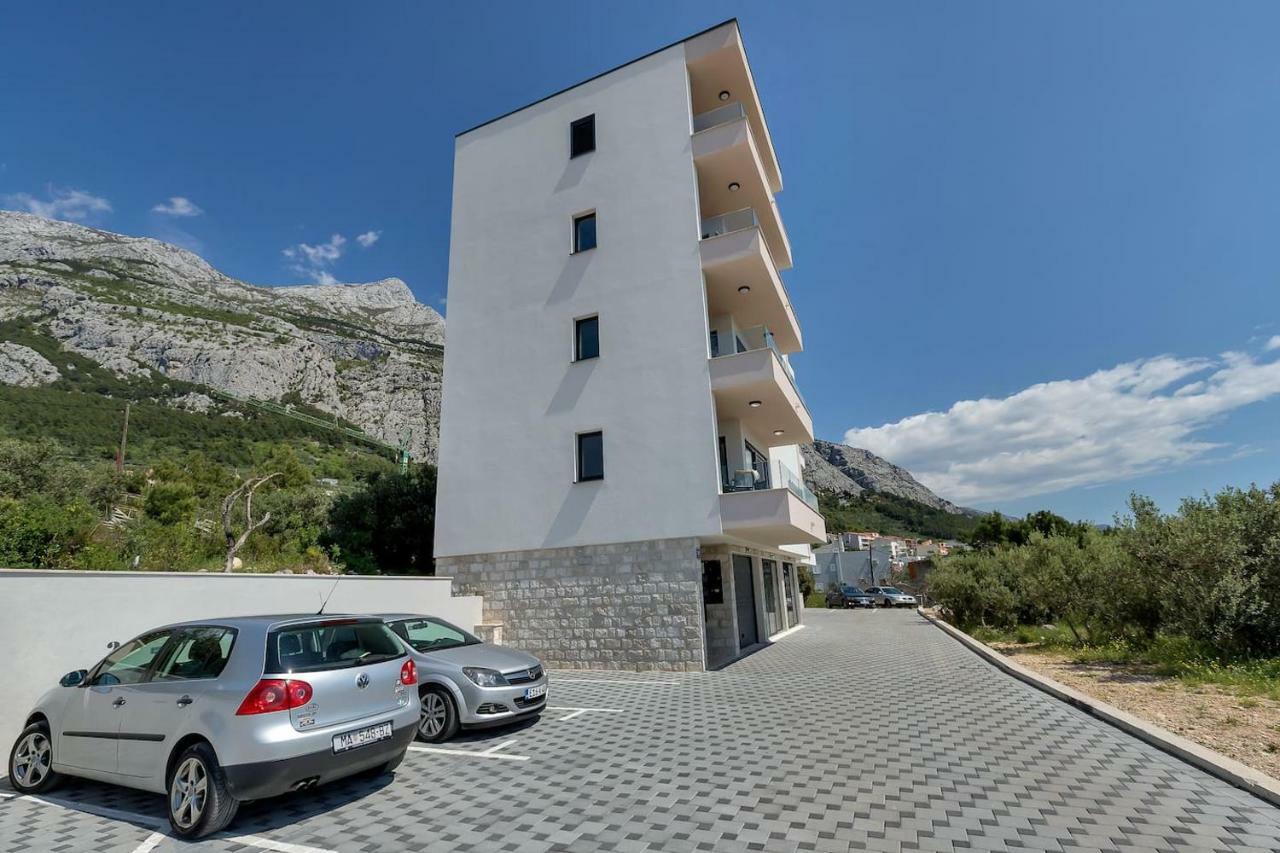 Charming Apartment Tissa With Sea View Makarska Eksteriør billede